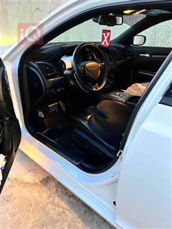 کرایسلەر 300